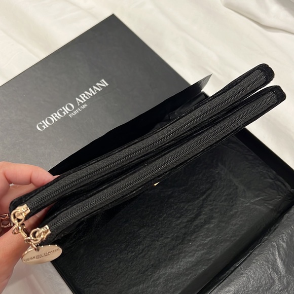 GIORGIO ARMANI small black velvet double sided make-up bag NWT - Picture 3 of 5